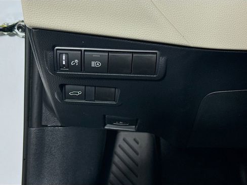 Certified 2024 Toyota Corolla Cross XLE w/ Convenience Package image 10