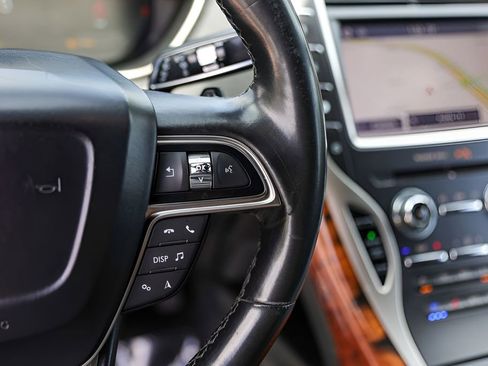 Used 2020 Lincoln Nautilus Reserve FWD image 15
