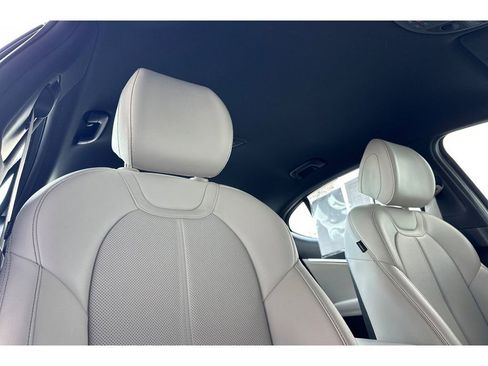 Used 2024 Genesis G70 2.5T image 18