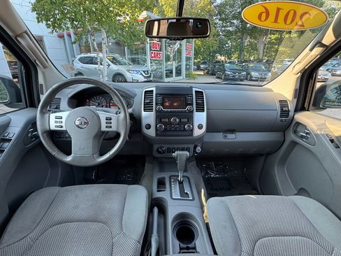 Used 2016 Nissan Frontier SV w/ SV Value Truck Package AWD/4WD image 13
