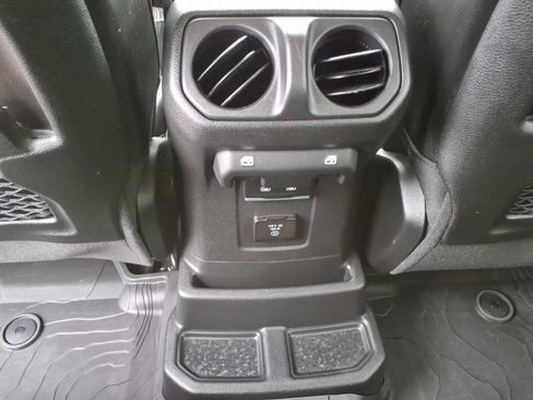 Used 2023 Jeep Wrangler Unlimited Rubicon w/ Xtreme 35 Tire Package AWD/4WD image 16