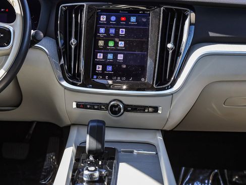 Used 2024 Volvo S60 B5 Plus image 13