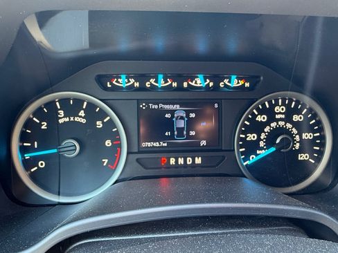 Used 2017 Ford F150 XLT w/ Equipment Group 302A Luxury AWD/4WD image 12