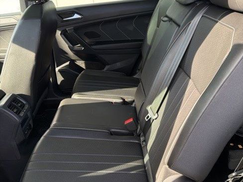 Used 2023 Volkswagen Tiguan SE R-Line image 17