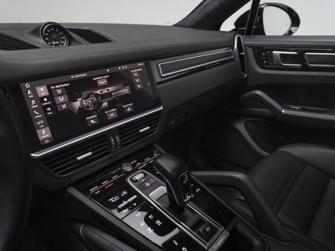 Used 2021 Porsche Cayenne GTS image 26