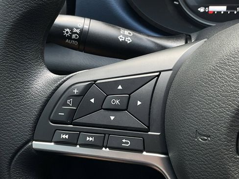 New 2025 Nissan Versa SV w/ Trunk Package image 20