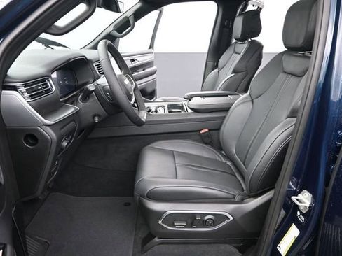 New 2026 Jeep Grand Wagoneer Limited AWD/4WD image 10