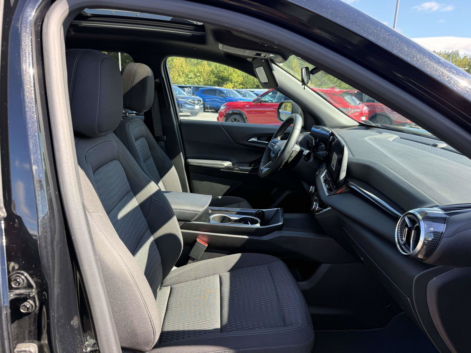 Certified 2025 Chevrolet Equinox LT AWD/4WD image 14