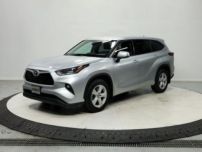 Used 2021 Toyota Highlander LE