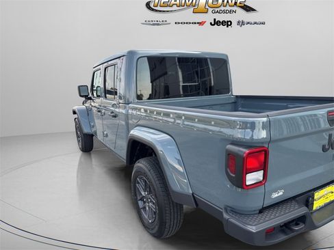 New 2025 Jeep Gladiator Sport image 5