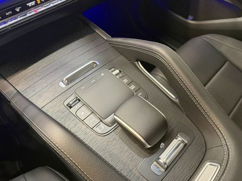 Certified 2025 Mercedes-Benz GLS 450 4MATIC image 11