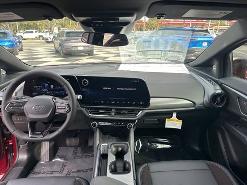 New 2026 Chevrolet Equinox EV RS image 6