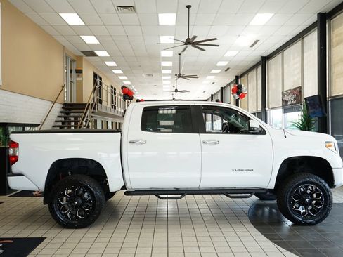 Used 2018 Toyota Tundra Limited w/ Limited Premium Package AWD/4WD image 16