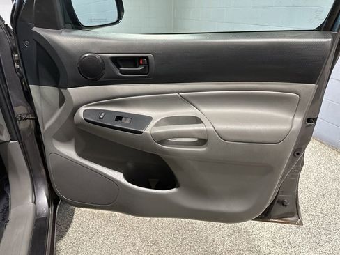 Used 2015 Toyota Tacoma 2WD Access Cab w/ Convenience Package image 12