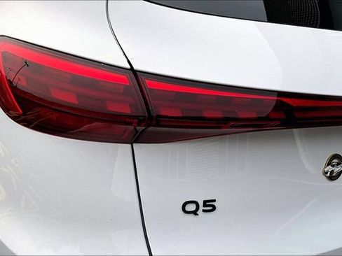 Used 2025 Audi Q5 Premium w/ Convenience Package AWD/4WD image 23
