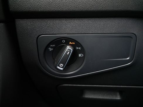 Certified 2023 Volkswagen Tiguan SEL R-Line image 27