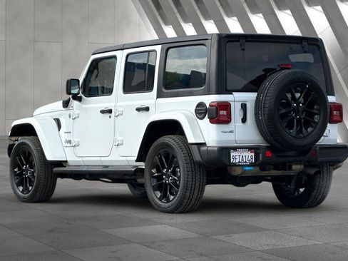 Used 2023 Jeep Wrangler Sahara image 6