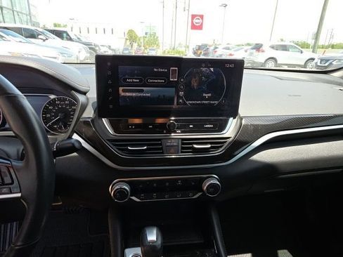 Used 2024 Nissan Altima 2.5 SR w/ SR Premium Package image 18