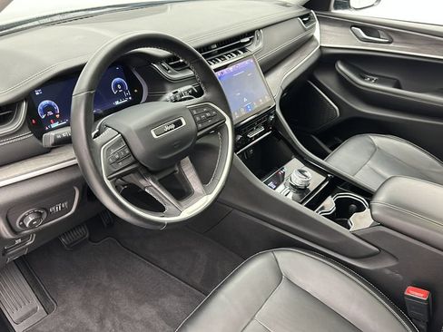 Used 2021 Jeep Grand Cherokee L Limited AWD/4WD image 13