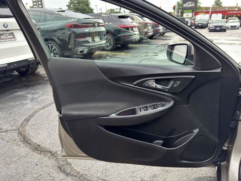 Used 2022 Chevrolet Malibu LT FWD image 16