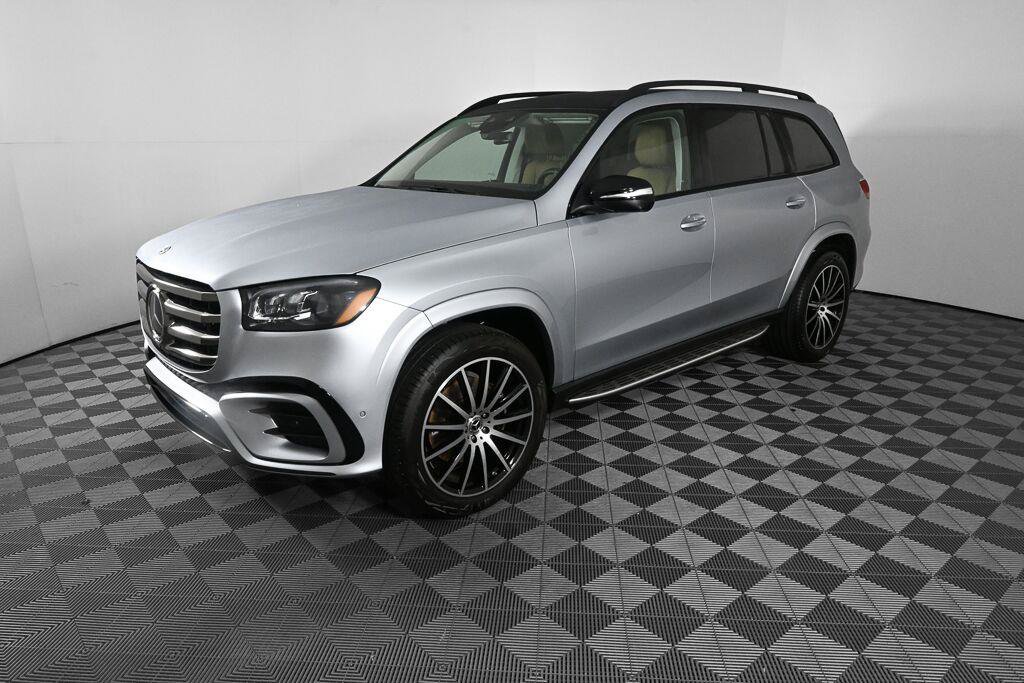 Certified 2026 Mercedes-Benz GLS 450 4MATIC image 1