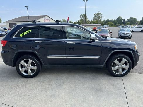 Used 2011 Jeep Grand Cherokee Overland AWD/4WD image 4