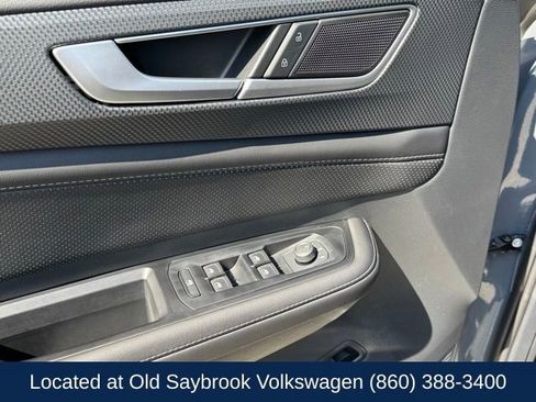 Used 2025 Volkswagen Atlas Cross Sport SEL R-Line image 34