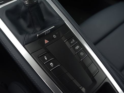 Certified 2025 Porsche 718 Cayman GTS RWD image 25