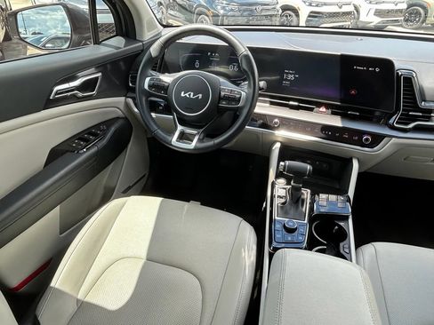 Used 2024 Kia Sportage EX FWD image 9