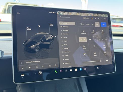 Used 2024 Tesla Model Y Long Range image 22