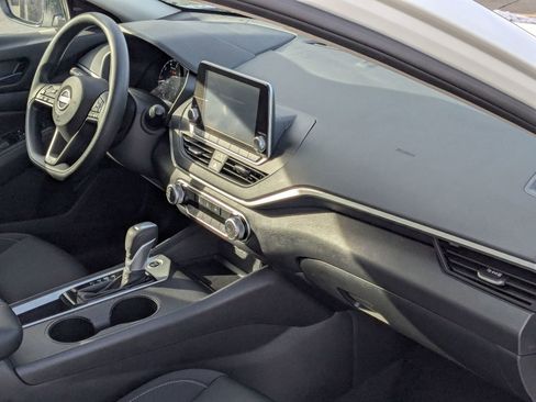 Used 2025 Nissan Altima 2.5 S image 28