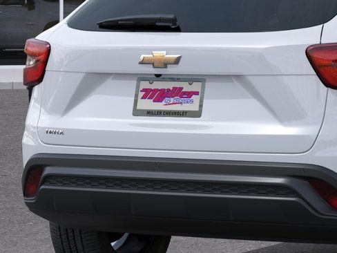 New 2026 Chevrolet Trax LS w/ LS Convenience Package FWD image 50