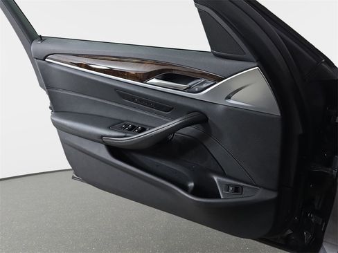 Used 2019 BMW 540i xDrive w/ Convenience Package image 29