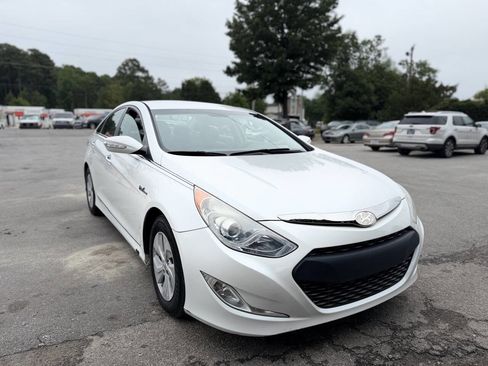 Used 2014 Hyundai Sonata Hybrid FWD image 2