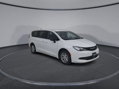 New 2027 Chrysler Pacifica LX FWD image 3