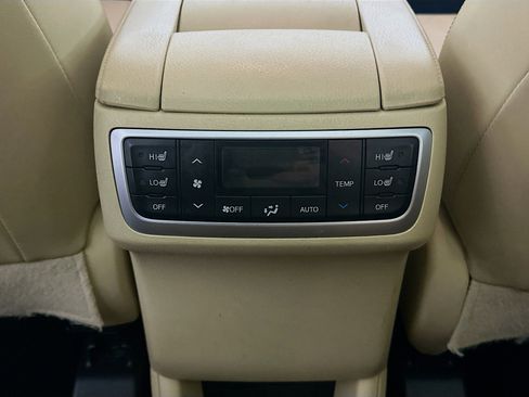 Used 2016 Toyota Highlander Limited Platinum image 29