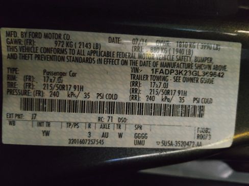 Used 2016 Ford Focus SE w/ SE Sport Package image 33