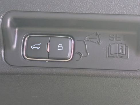 Certified 2025 Ford Explorer ST-Line image 8