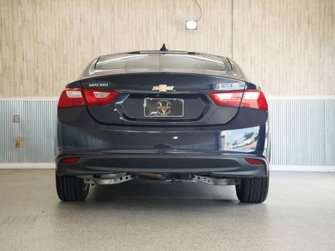 Used 2016 Chevrolet Malibu Hybrid w/ Leather Package FWD image 8