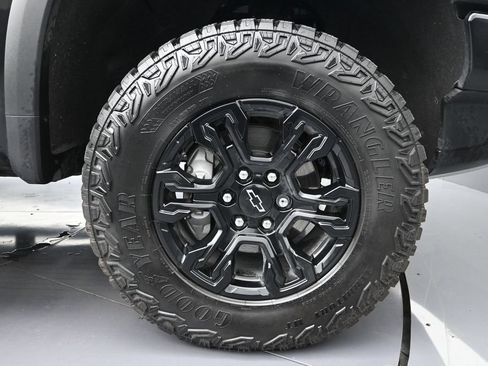 Used 2026 Chevrolet Silverado 1500 ZR2 AWD/4WD image 9