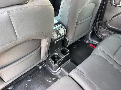 Used 2023 Jeep Wrangler Unlimited Sport AWD/4WD image 16