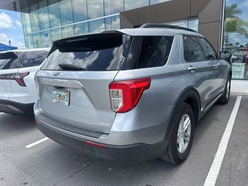 Used 2020 Ford Explorer XLT image 3