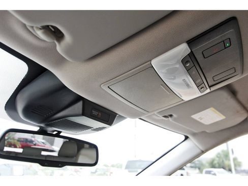 Used 2025 Nissan Rogue SL FWD image 18
