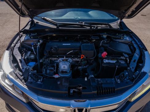 Used 2017 Honda Accord Sport image 16