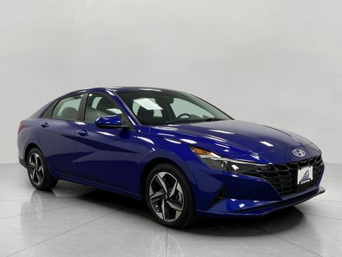 Used 2023 Hyundai Elantra SEL w/ Convenience Package FWD image 1