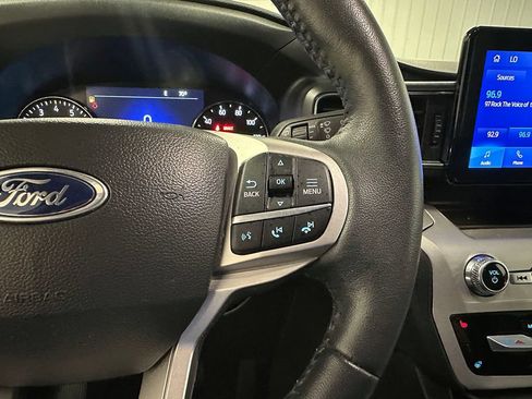 Used 2023 Ford Explorer XLT w/ Equipment Group 202A AWD/4WD image 41