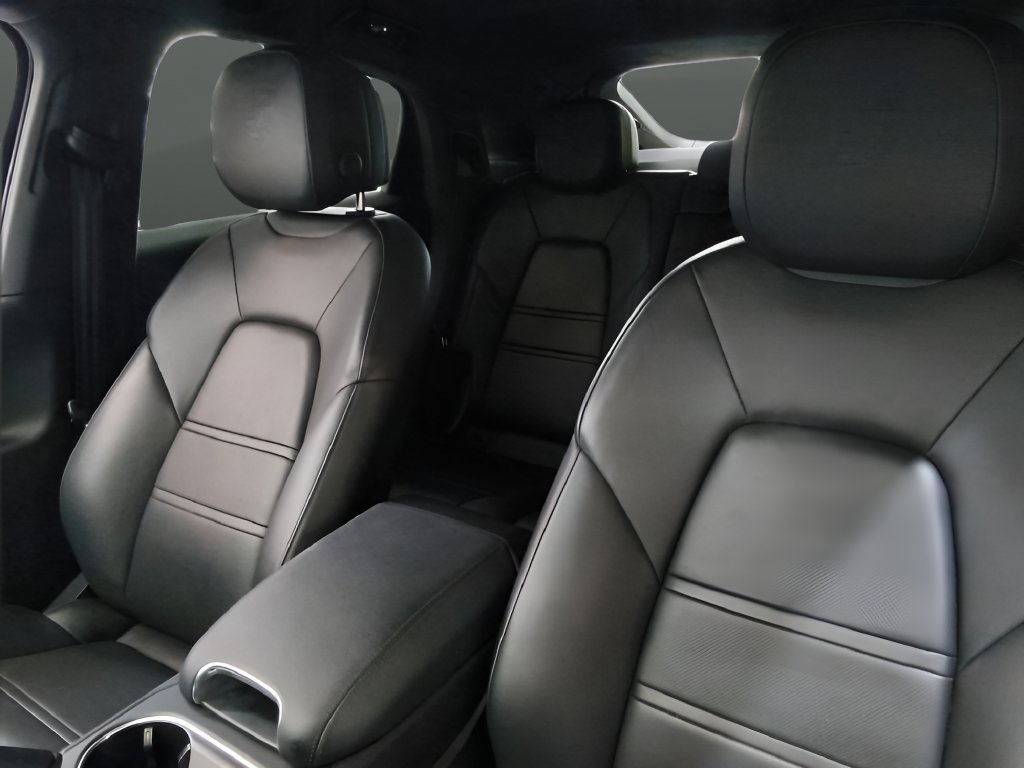 Used 2023 Porsche Cayenne Coupe AWD/4WD image 13