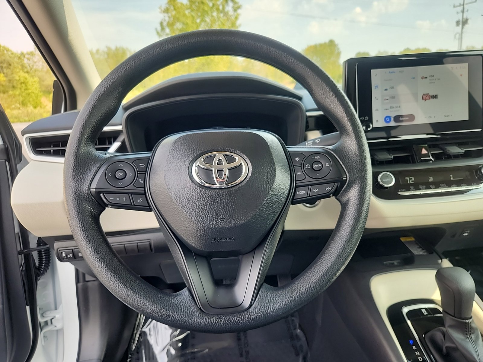 Used 2026 Toyota Corolla LE w/ LE Premium Package FWD image 19