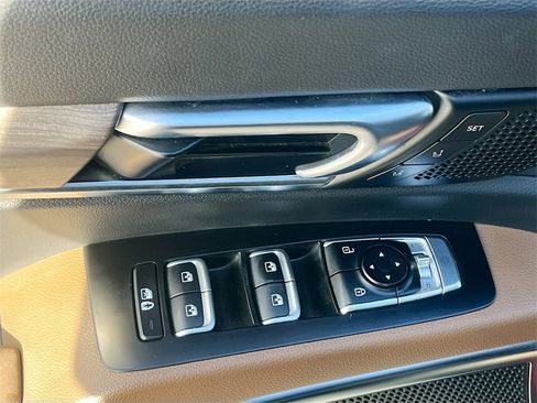 Used 2022 Kia Telluride SX w/ SX Prestige Package image 18