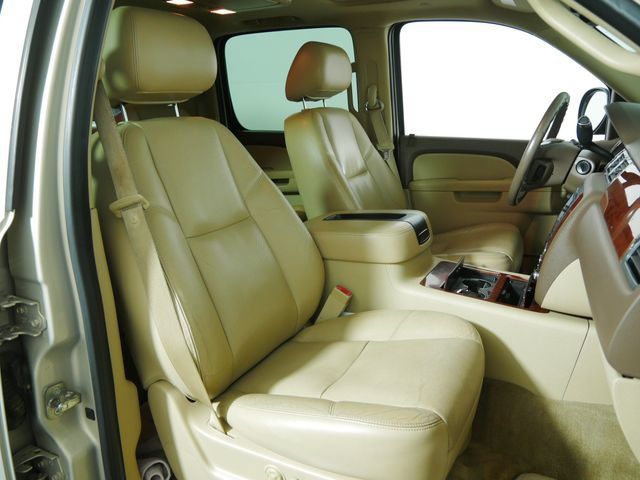 Used 2011 Chevrolet Suburban LTZ AWD/4WD image 14